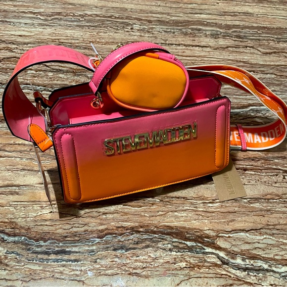 Steve Madden - Picture 5 of 7